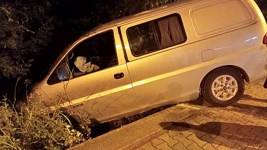 Çatmaca'da kaza, yoldan çıktı