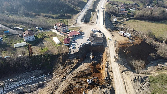 Selde yıkılan yolun yerine köprü