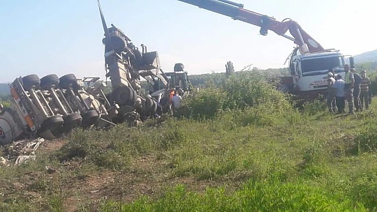 Saltukova'da feci kaza, 1 ölü 5 yaralı