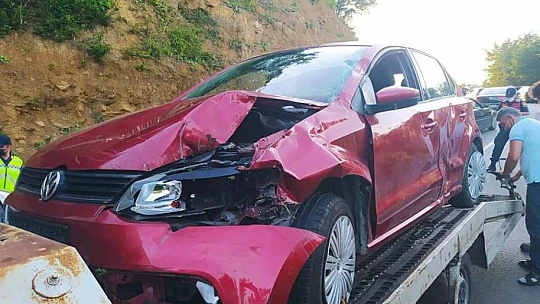 Gözüne güneş geldi, kaza yaptı