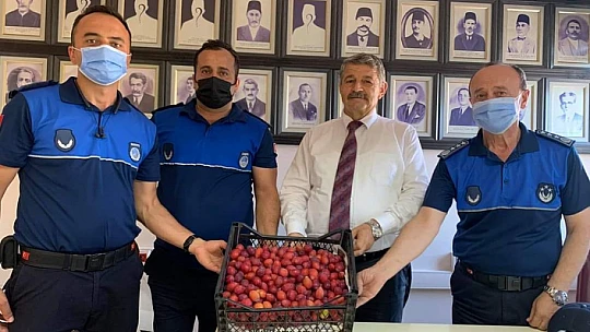 Zabıta ekiplerinden istedi
