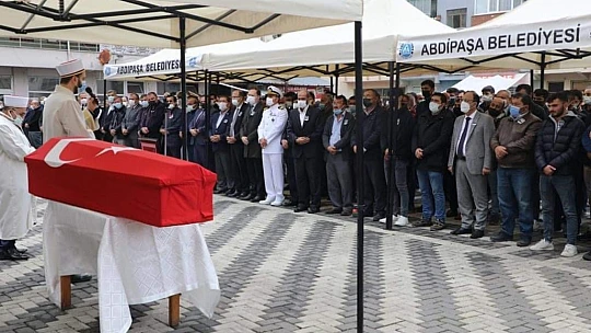 Uzman çavuş gözyaşları arasında defnedildi
