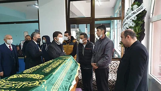 Şehit annesi son yolculuğuna uğurlandı