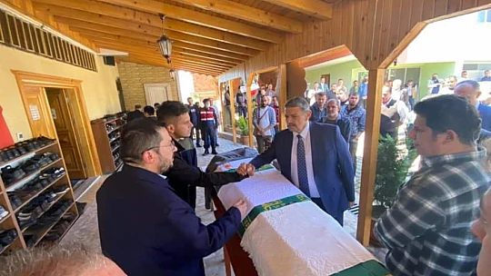 Muhtar son yolculuğuna uğurlandı