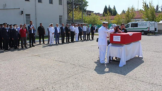 Cansız bedeni bulunan asker için tören