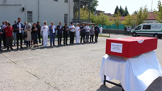 Cansız bedeni bulunan asker için tören