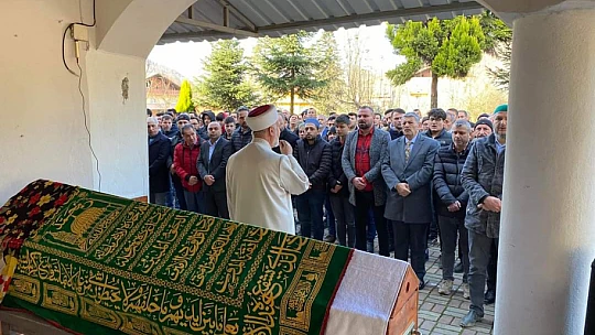 İki çocuk annesi toprağa verildi