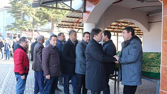 İki çocuk annesi toprağa verildi