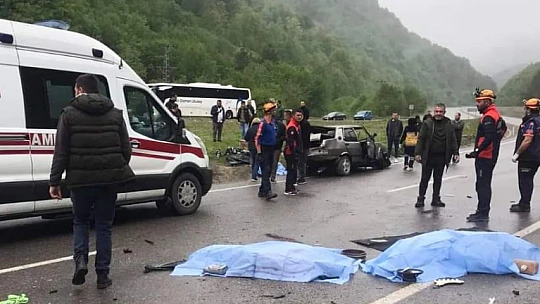 Tünel çıkışında Feci kaza, 3 ölü