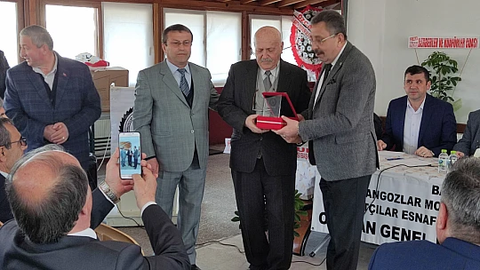 Marangoz ve mobilyacılar odasında seçim