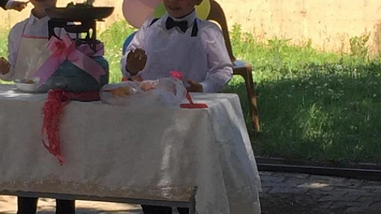 Minik öğrencilerden okuma şenliği