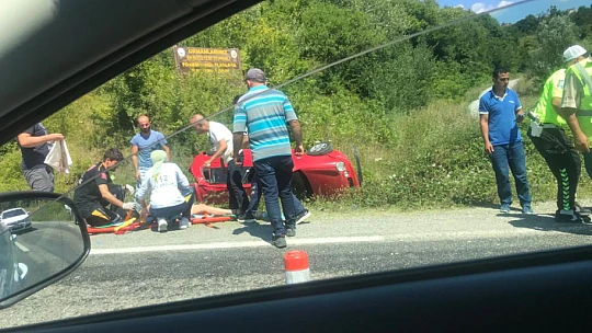 Yoldan çıkıp takla attı