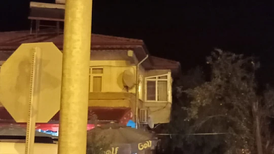 Kamyon ortalığı birbirine kattı