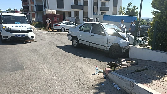 Bartın'da sıkışmalı kaza