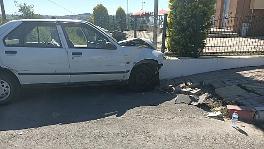 Bartın'da sıkışmalı kaza