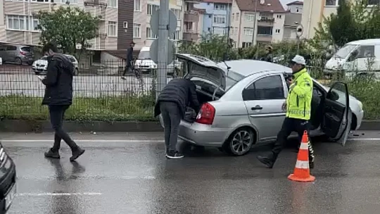 Polisten kaçan araç kaza yaptı