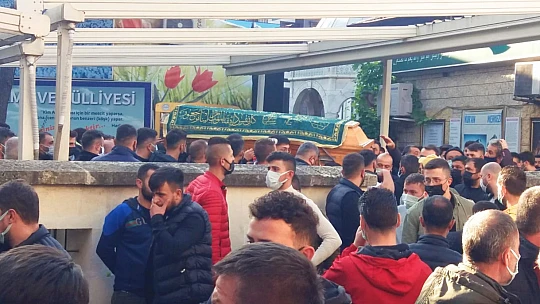 Ayberk gözyaşları arasında toprağa verildi
