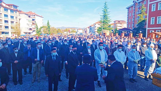 Mehmet Özmen dualarla defnedildi