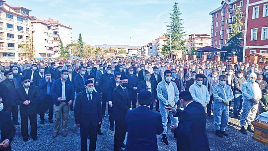 Mehmet Özmen dualarla defnedildi