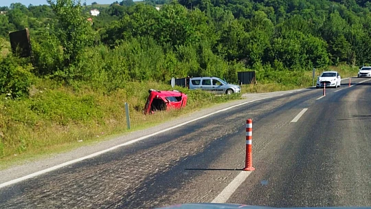 Yoldan çıkıp takla attı