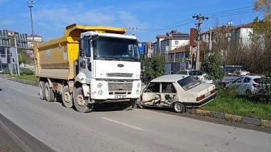 Çatmaca çevre yolunda kaza