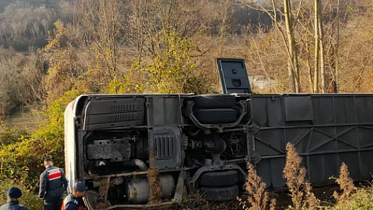 Bartın'da otobüs devrildi