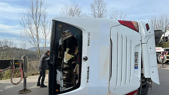 Bartın'da otobüs devrildi