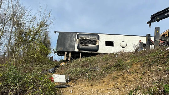 Bartın'da otobüs devrildi