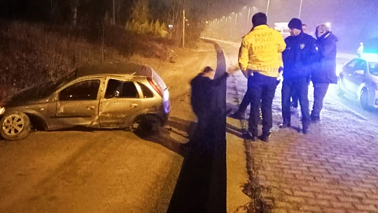 Metrelerce sürüklenip yan yola uçtu