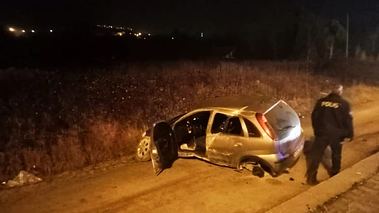 Metrelerce sürüklenip yan yola uçtu