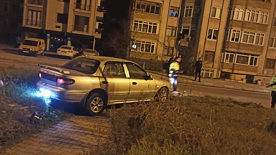 Arabayı bırakıp gitti