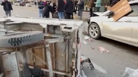 Yaya geçidinde çarpıştılar