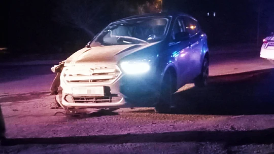 Ters yöne giren araç kaza yaptı