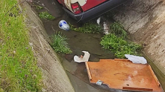 Otomobil kanala uçtu