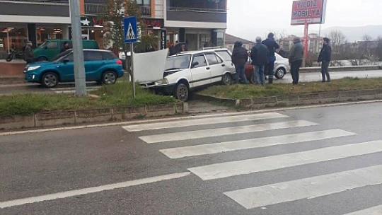 Yaya geçidinde kaza