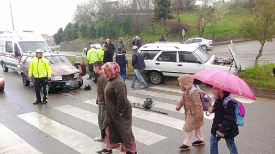 Yaya geçidinde kaza