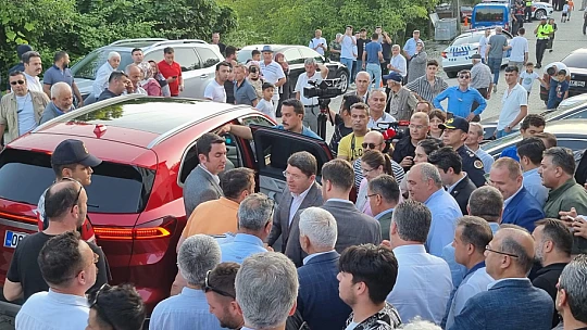 Pehlivanlar kıyasıya mücadele etti