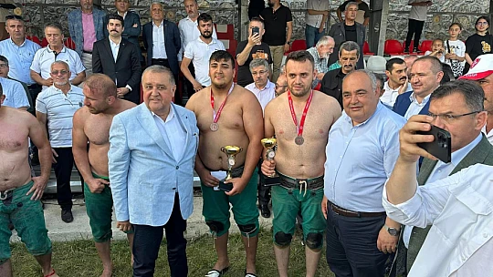 Fırıncıoğlu Güreş ağası oldu
