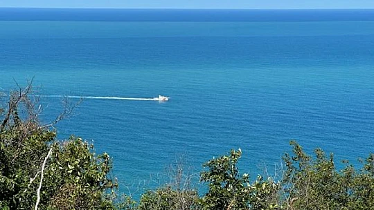 Sahile inmek için 2 km yürümüşler
