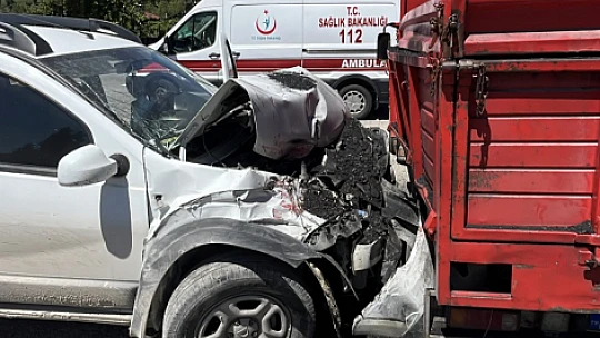 Kavşakta zincirleme kaza