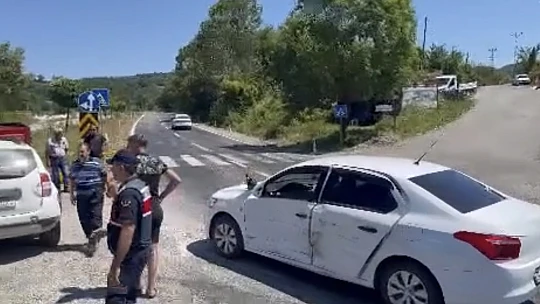Kavşakta zincirleme kaza