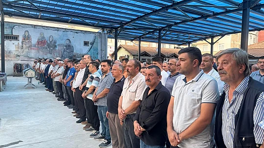 Yüzlerce kişi Emre'yi uğurladı