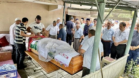 Rümeysa Gelinliğiyle uğurlandı