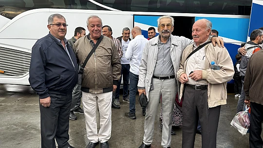 Kozcağız'dan 43 umreci uğurlandı