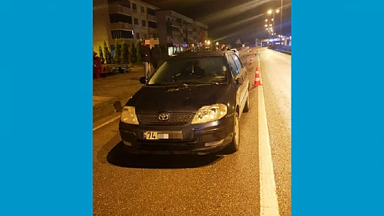 Genç kadına araba çarptı