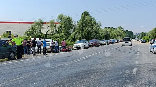 Fabrika önünde kaza