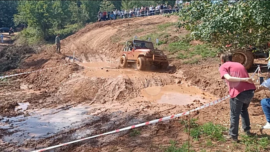 Off-road şenliği nefes kesti