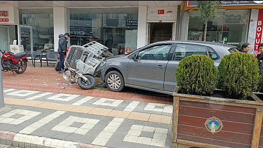 Bulvarda kaza ucuz atlatıldı
