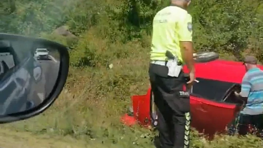 Yoldan çıkıp takla attı