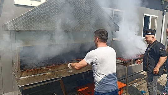 Fabrika bahçesi panayır yerine döndü